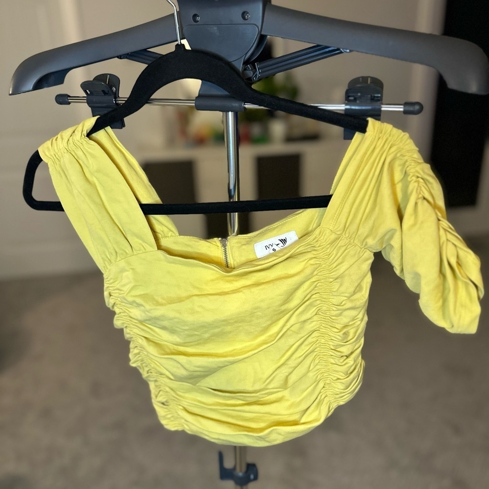 Trendy Yellow Ruched Blouse